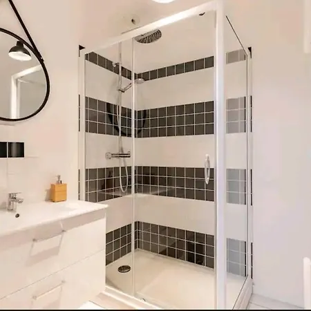 4 Spacieux, Chaleureux, Hyper Centre 300m De La Apartmán