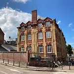 4 Spacieux, Chaleureux, Hyper Centre 300m De La Appartement
