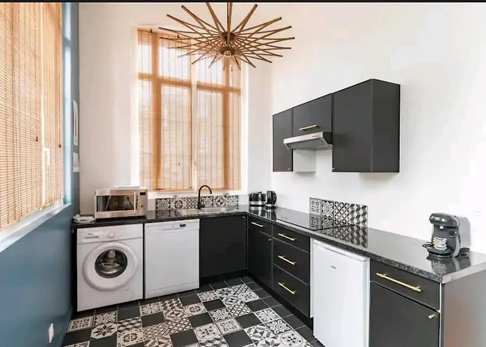 Apartment 4 Spacieux, Chaleureux, Hyper Centre 300m De La